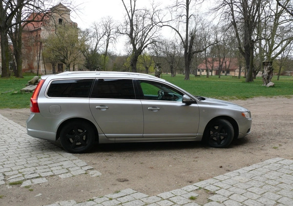 Volvo V70 cena 31500 przebieg: 307000, rok produkcji 2012 z Tychy małe 596